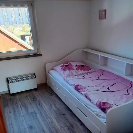 Casa vacanze Reihenhaus In Rhoen Nahe Wasserkuppe, Cleaning Included Kaltennordheim